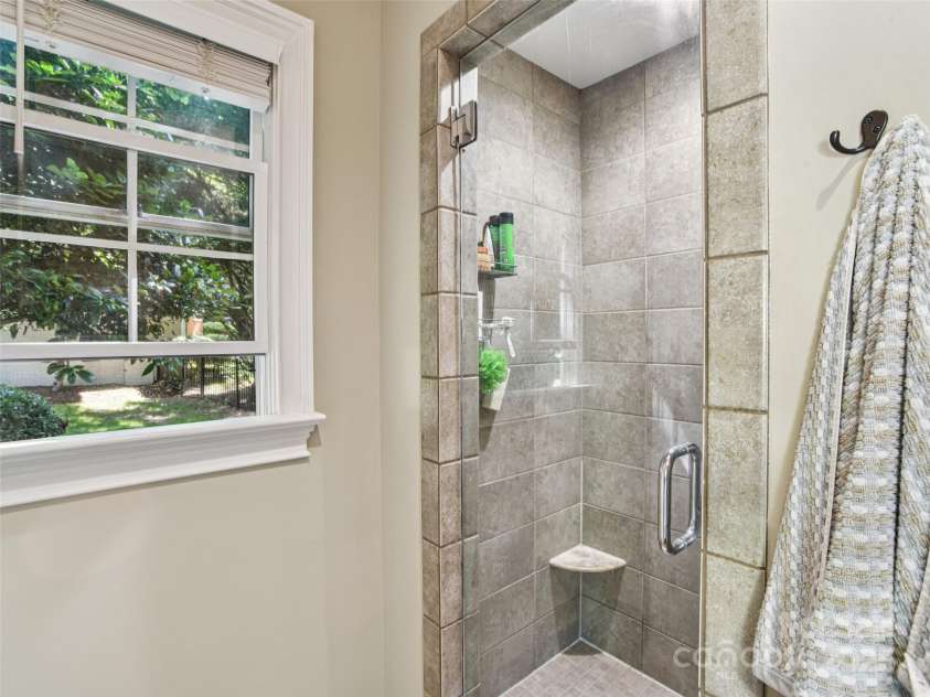 145 Fernbrook Way, Hendersonville, NC 28791.  MLS# CAR4274109, YatesRealty ID 26976. 