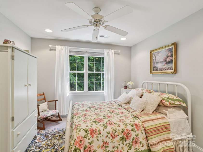 145 Fernbrook Way, Hendersonville, NC 28791.  MLS# CAR4274109, YatesRealty ID 26976. 