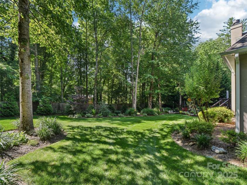 145 Fernbrook Way, Hendersonville, NC 28791.  MLS# CAR4274109, YatesRealty ID 26976. 