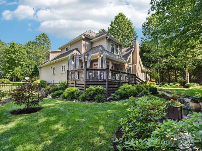 145 Fernbrook Way, Hendersonville, NC 28791.  MLS# CAR4274109, YatesRealty ID 26976. 