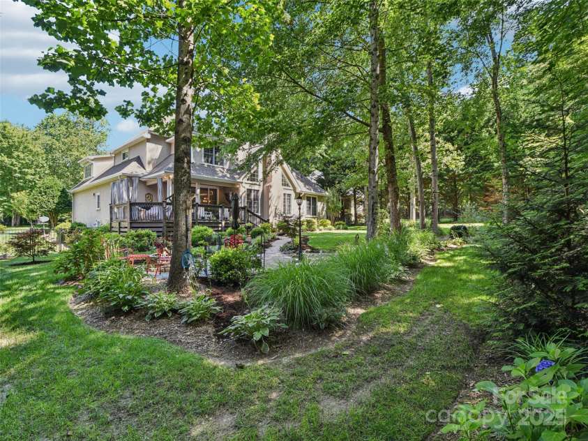 145 Fernbrook Way, Hendersonville, NC 28791.  MLS# CAR4274109, YatesRealty ID 26976. 