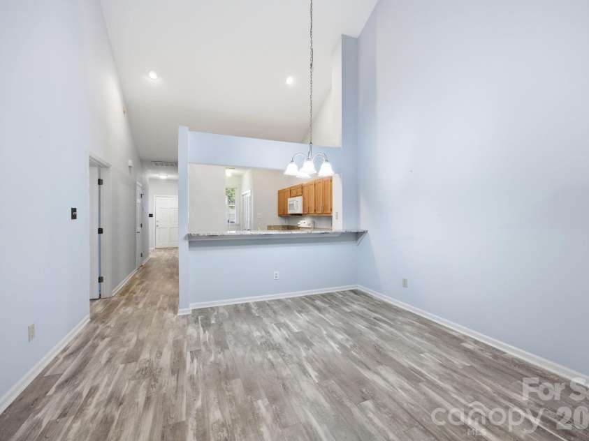 19980 Oak Leaf Circle, Cornelius, NC 28031.  MLS# CAR4383393, YatesRealty ID 26976. 
