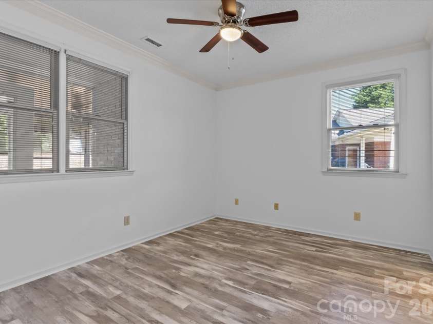 19980 Oak Leaf Circle, Cornelius, NC 28031.  MLS# CAR4383393, YatesRealty ID 26976. 