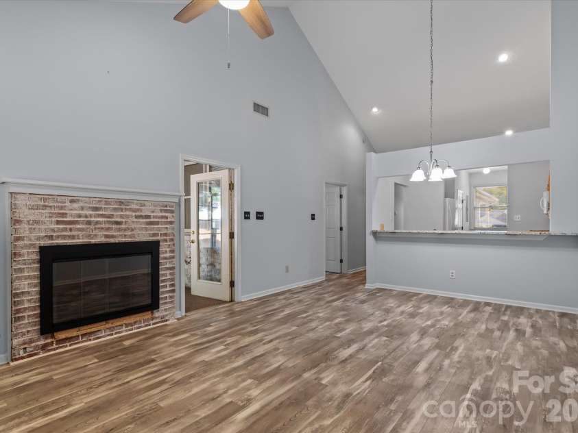 19980 Oak Leaf Circle, Cornelius, NC 28031.  MLS# CAR4383393, YatesRealty ID 26976. 