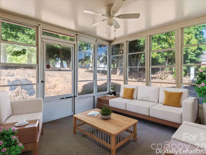 19980 Oak Leaf Circle, Cornelius, NC 28031.  MLS# CAR4383393, YatesRealty ID 26976. Four Season Sunroom