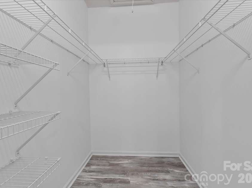 19980 Oak Leaf Circle, Cornelius, NC 28031.  MLS# CAR4383393, YatesRealty ID 26976. Walk in Closet