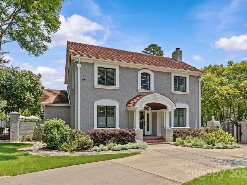 1619 Providence Road, Charlotte, NC 28207.  MLS# CAR4266740, YatesRealty ID 26977. 