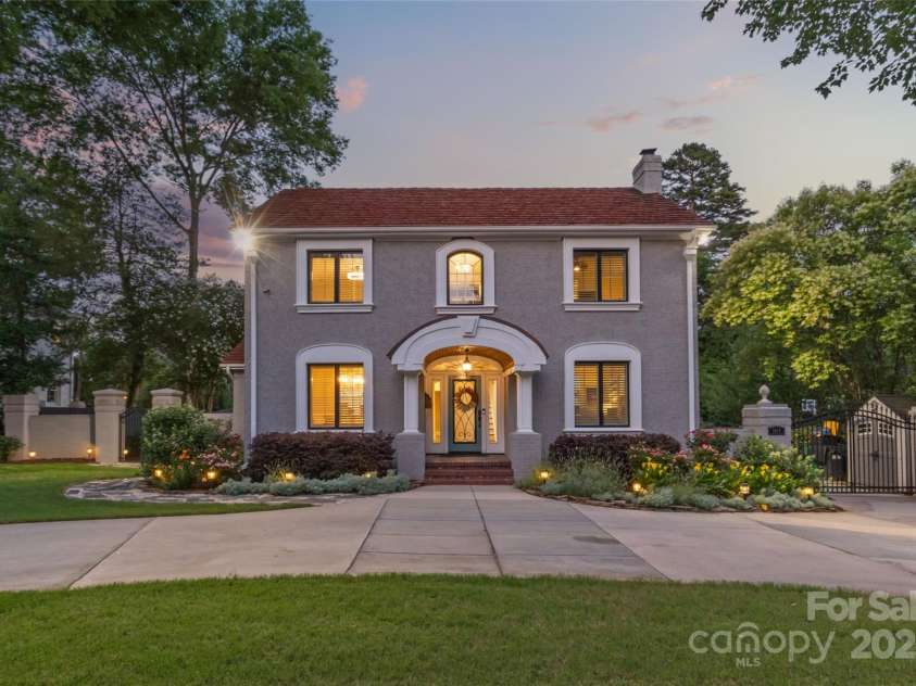1619 Providence Road, Charlotte, NC 28207.  MLS# CAR4266740, YatesRealty ID 26977. 