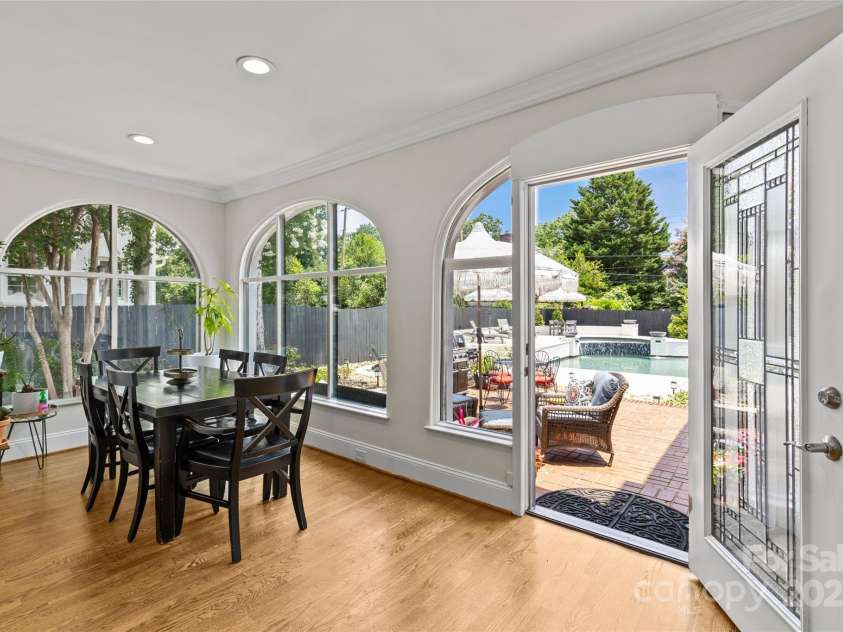 1619 Providence Road, Charlotte, NC 28207.  MLS# CAR4266740, YatesRealty ID 26977. 