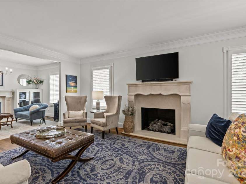 1619 Providence Road, Charlotte, NC 28207.  MLS# CAR4266740, YatesRealty ID 26977. 