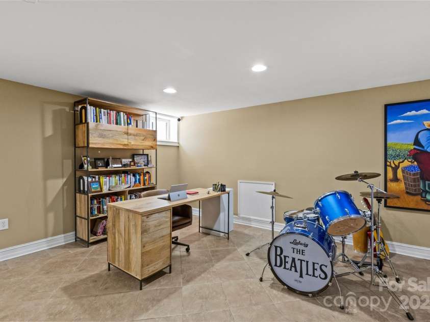 1619 Providence Road, Charlotte, NC 28207.  MLS# CAR4266740, YatesRealty ID 26977. 