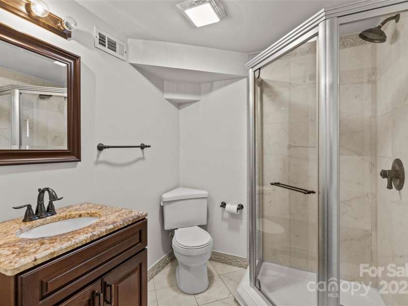 1619 Providence Road, Charlotte, NC 28207.  MLS# CAR4266740, YatesRealty ID 26977. 