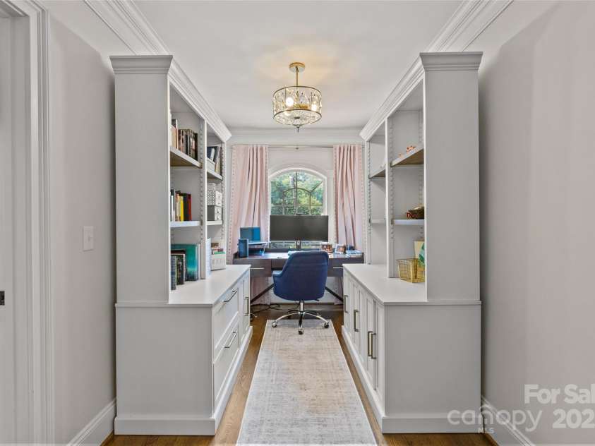 1619 Providence Road, Charlotte, NC 28207.  MLS# CAR4266740, YatesRealty ID 26977. 