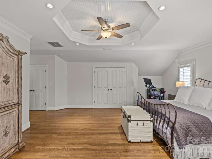 1619 Providence Road, Charlotte, NC 28207.  MLS# CAR4266740, YatesRealty ID 26977. 