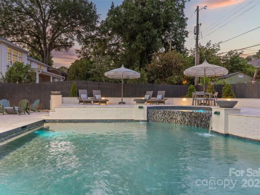 1619 Providence Road, Charlotte, NC 28207.  MLS# CAR4266740, YatesRealty ID 26977. 