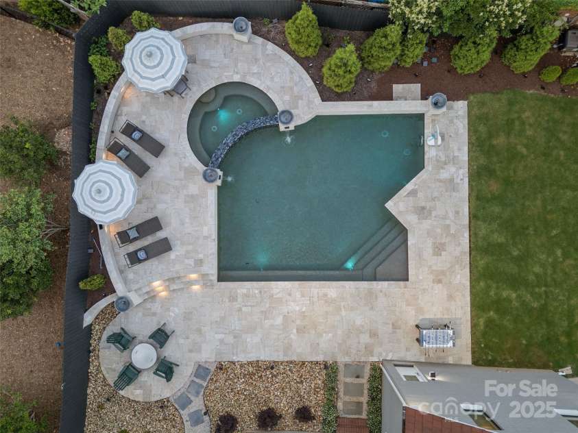 1619 Providence Road, Charlotte, NC 28207.  MLS# CAR4266740, YatesRealty ID 26977. 