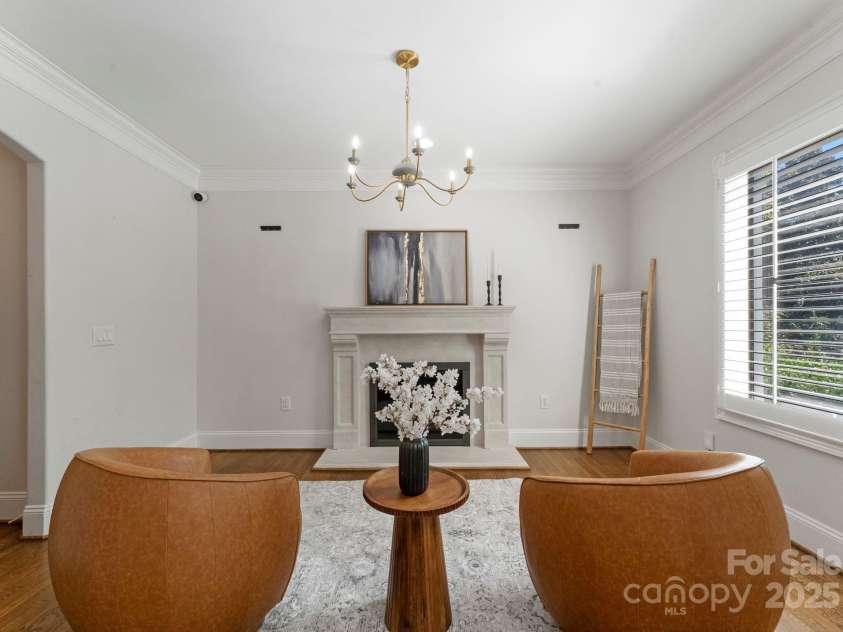 1619 Providence Road, Charlotte, NC 28207.  MLS# CAR4304931, YatesRealty ID 26977. 