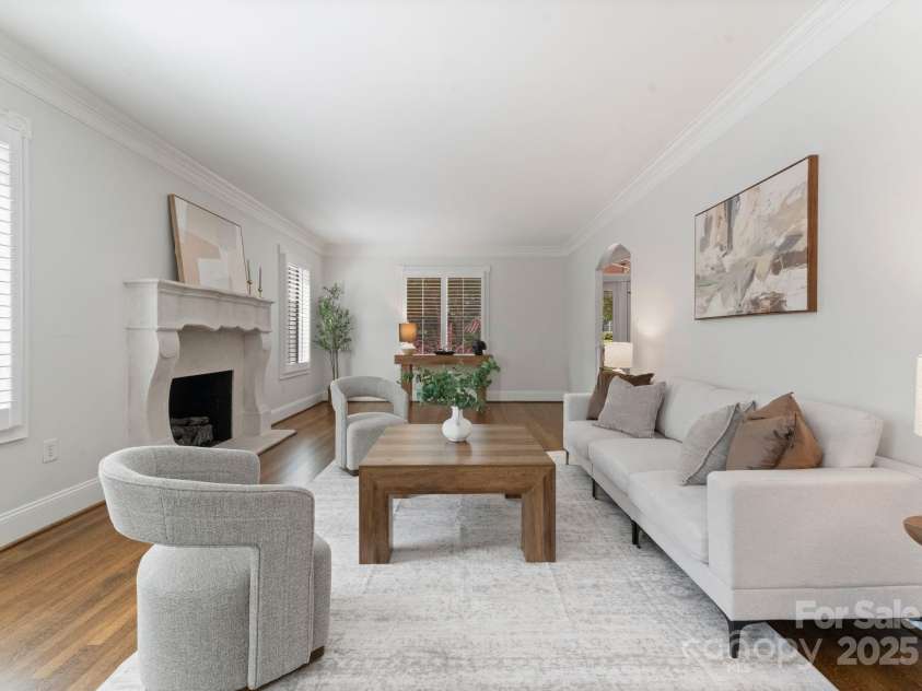 1619 Providence Road, Charlotte, NC 28207.  MLS# CAR4304931, YatesRealty ID 26977. 