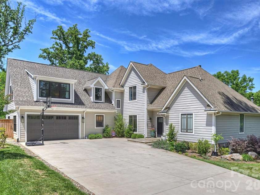 237 Hunter Lane, Charlotte, NC 28211.  MLS# CAR4384992, YatesRealty ID 26977. 