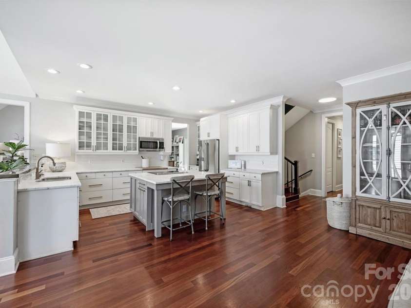 237 Hunter Lane, Charlotte, NC 28211.  MLS# CAR4384992, YatesRealty ID 26977. 
