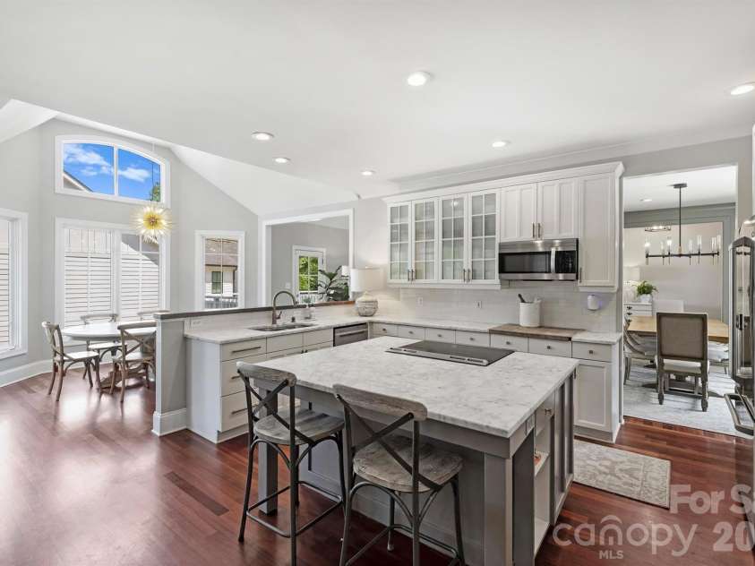 237 Hunter Lane, Charlotte, NC 28211.  MLS# CAR4384992, YatesRealty ID 26977. 