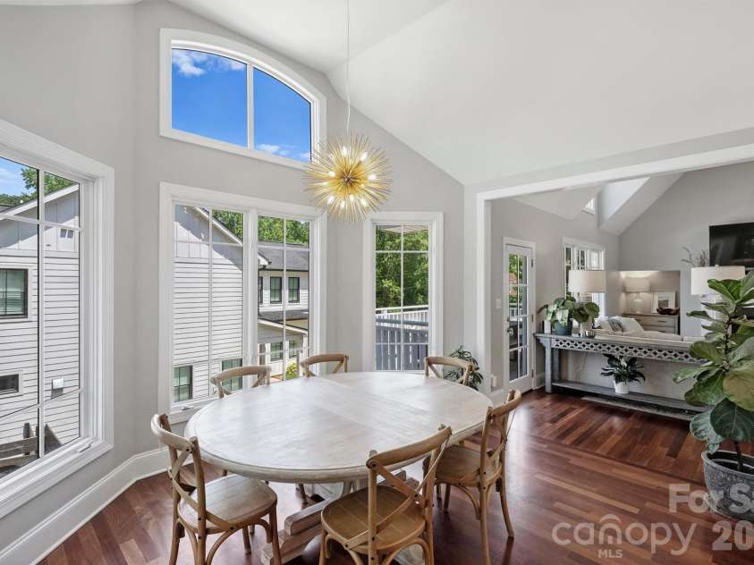 237 Hunter Lane, Charlotte, NC 28211.  MLS# CAR4384992, YatesRealty ID 26977. 