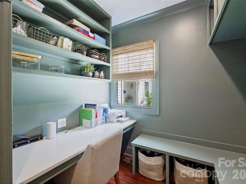 237 Hunter Lane, Charlotte, NC 28211.  MLS# CAR4384992, YatesRealty ID 26977. 