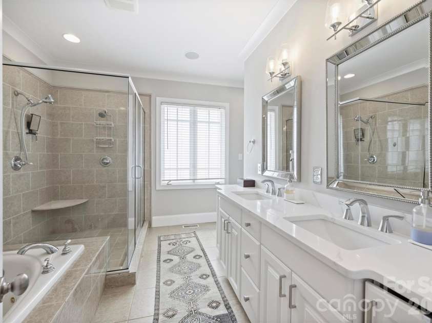 237 Hunter Lane, Charlotte, NC 28211.  MLS# CAR4384992, YatesRealty ID 26977. 
