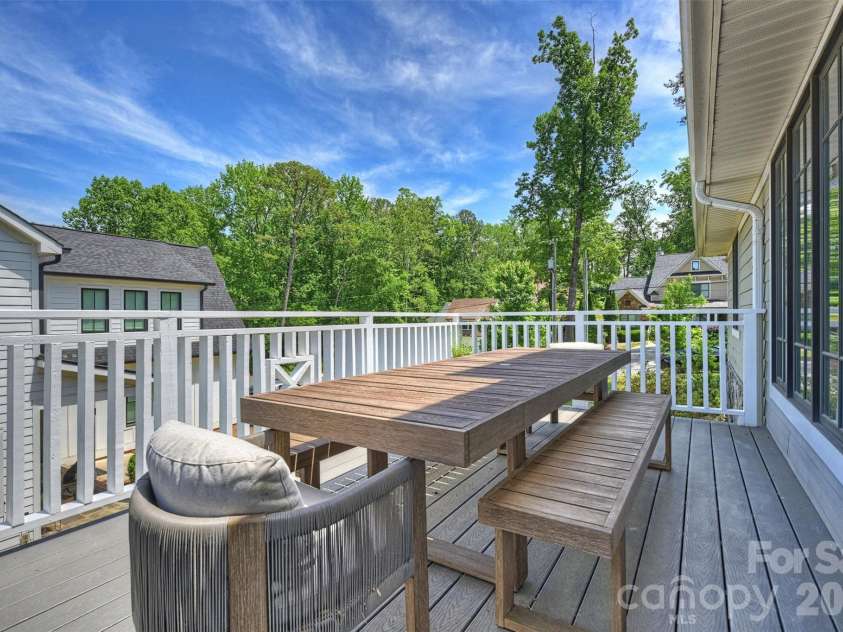 237 Hunter Lane, Charlotte, NC 28211.  MLS# CAR4384992, YatesRealty ID 26977. 