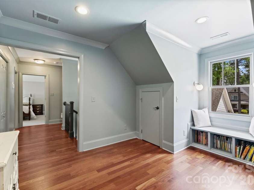 237 Hunter Lane, Charlotte, NC 28211.  MLS# CAR4384992, YatesRealty ID 26977. 