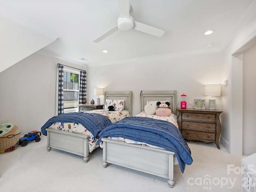 237 Hunter Lane, Charlotte, NC 28211.  MLS# CAR4384992, YatesRealty ID 26977. 