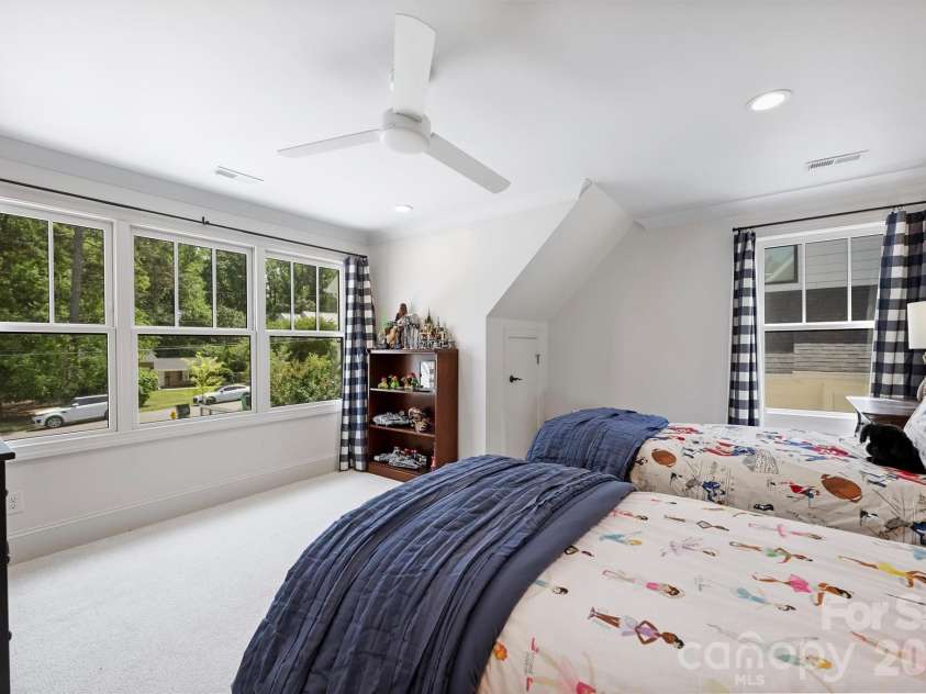 237 Hunter Lane, Charlotte, NC 28211.  MLS# CAR4384992, YatesRealty ID 26977. 