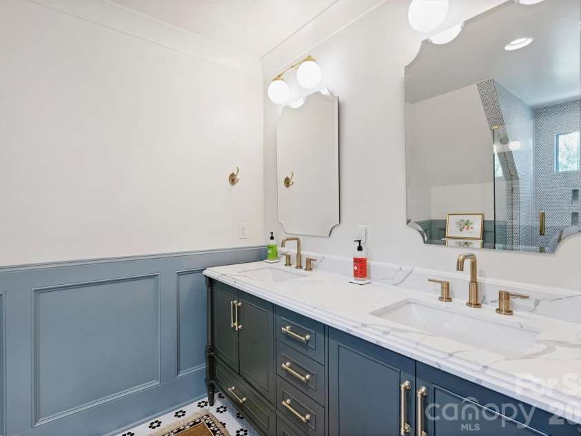 237 Hunter Lane, Charlotte, NC 28211.  MLS# CAR4384992, YatesRealty ID 26977. 