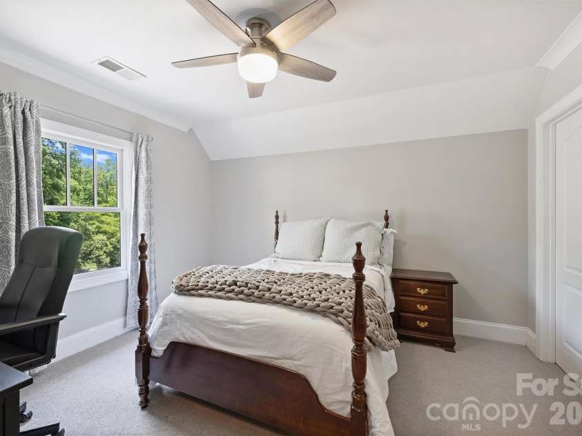 237 Hunter Lane, Charlotte, NC 28211.  MLS# CAR4384992, YatesRealty ID 26977. 