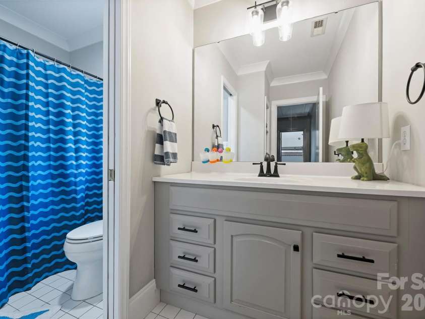 237 Hunter Lane, Charlotte, NC 28211.  MLS# CAR4384992, YatesRealty ID 26977. 