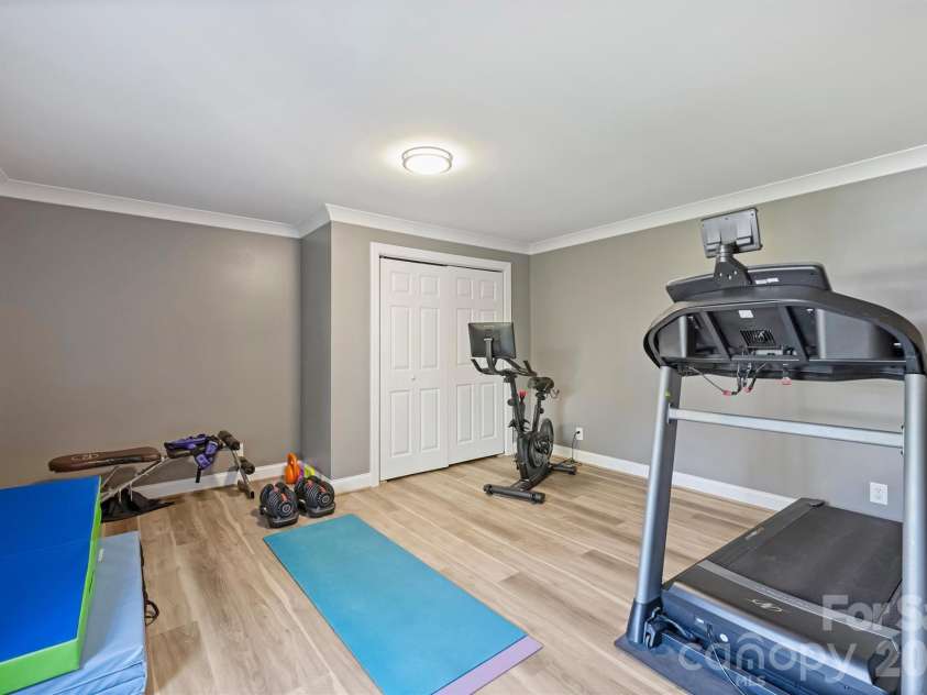 237 Hunter Lane, Charlotte, NC 28211.  MLS# CAR4384992, YatesRealty ID 26977. 