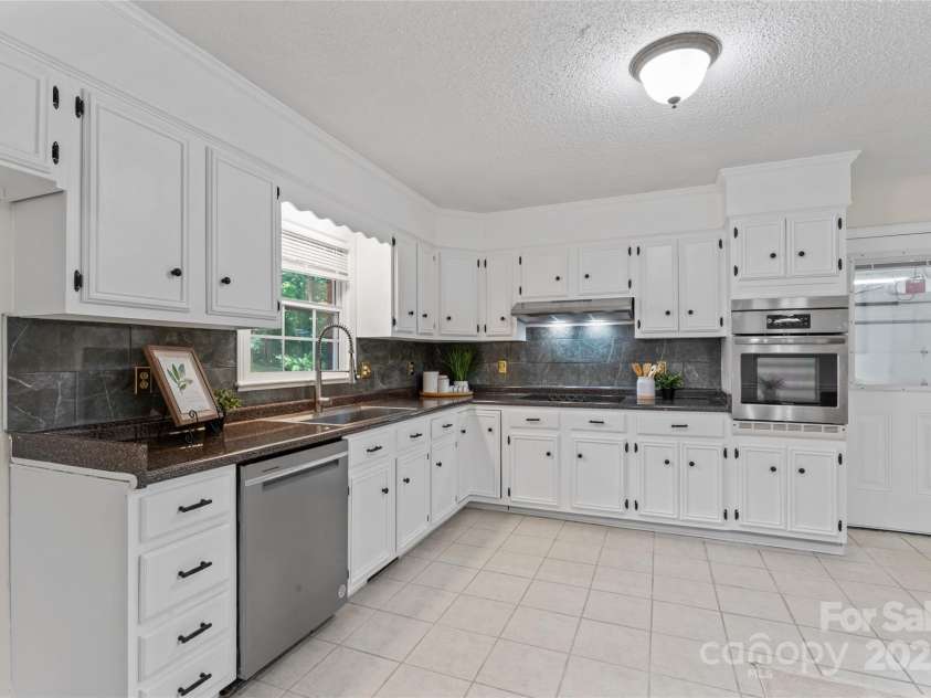 3943 Peggy Lane, Mint Hill, NC 28227.  MLS# CAR4274515, YatesRealty ID 26978. 