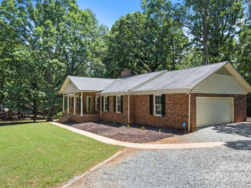 3943 Peggy Lane, Mint Hill, NC 28227.  MLS# CAR4274515, YatesRealty ID 26978. 