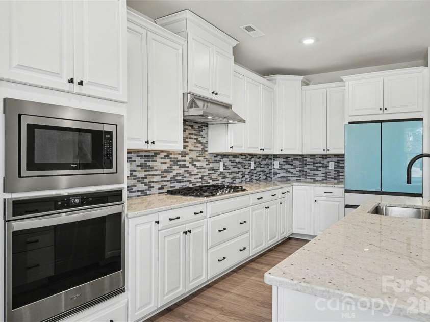 4266 Tournette Drive, Fort Mill, SC 29707.  MLS# CAR4338531, YatesRealty ID 2698. Kitchen