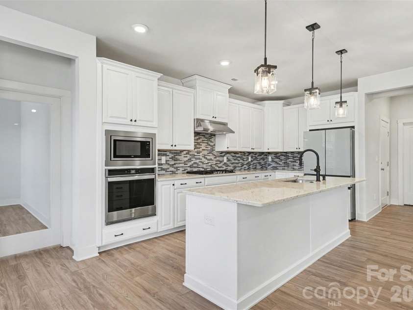 4266 Tournette Drive, Fort Mill, SC 29707.  MLS# CAR4338531, YatesRealty ID 2698. Kitchen
