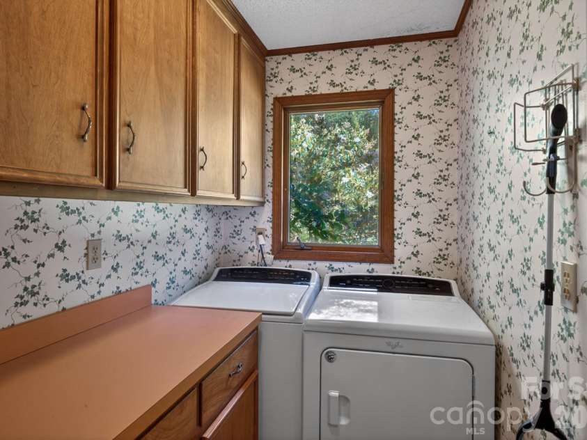 430 School Street, Rockwell, NC 28138.  MLS# CAR4382765, YatesRealty ID 26980. 