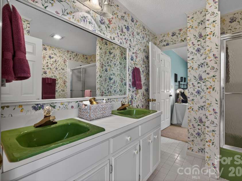 430 School Street, Rockwell, NC 28138.  MLS# CAR4382765, YatesRealty ID 26980. 