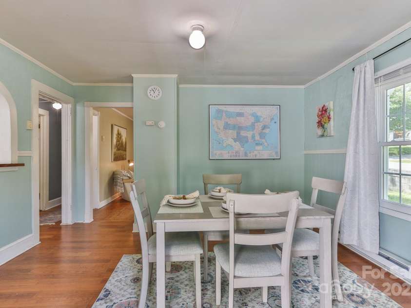 412 Woodhaven Street, Lenoir, NC 28645.  MLS# CAR4256131, YatesRealty ID 26981. 