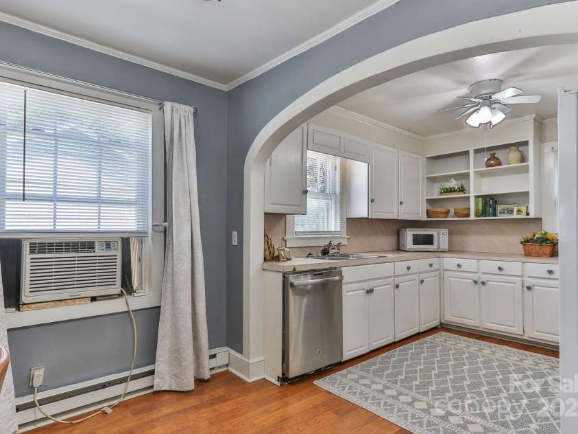 412 Woodhaven Street, Lenoir, NC 28645.  MLS# CAR4256131, YatesRealty ID 26981. 