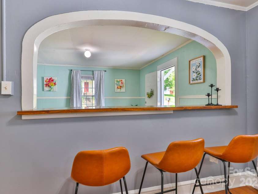 412 Woodhaven Street, Lenoir, NC 28645.  MLS# CAR4256131, YatesRealty ID 26981. 