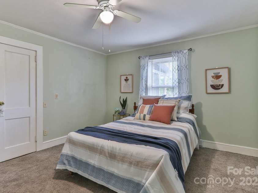 412 Woodhaven Street, Lenoir, NC 28645.  MLS# CAR4256131, YatesRealty ID 26981. 