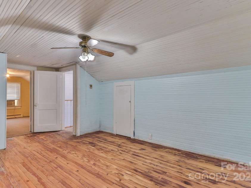 412 Woodhaven Street, Lenoir, NC 28645.  MLS# CAR4256131, YatesRealty ID 26981. 