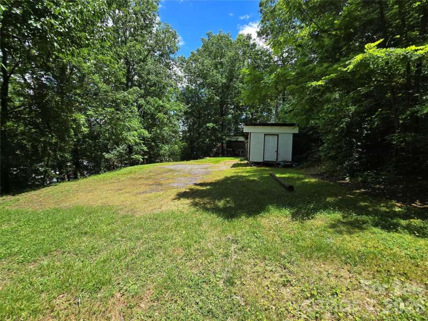 6 Rain Cloud Road, Candler, NC 28715.  MLS# CAR4387440, YatesRealty ID 26982. 