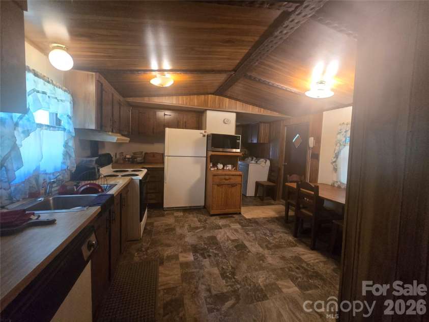 6 Rain Cloud Road, Candler, NC 28715.  MLS# CAR4387440, YatesRealty ID 26982. 