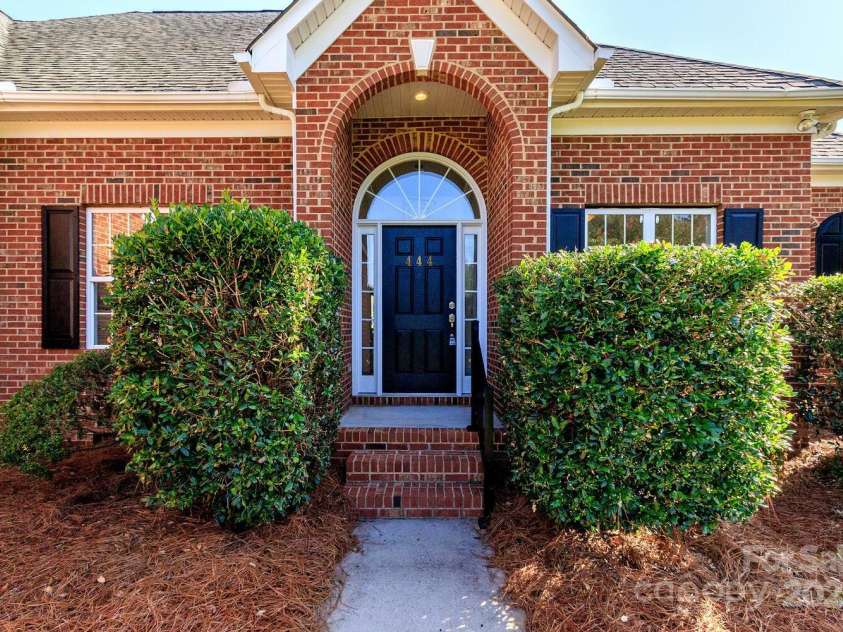 444 Cottonfield Circle, Waxhaw, NC 28173.  MLS# CAR4281667, YatesRealty ID 26983. 